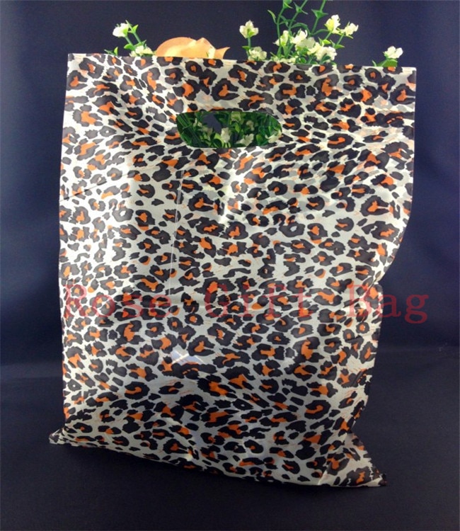 새로운 패션 50 개/몫 25x35cm 갈색 표범 인쇄 플라스틱 쇼핑 가방 의류 부티크 포장 가방 귀여운 플라스틱 선물 가방